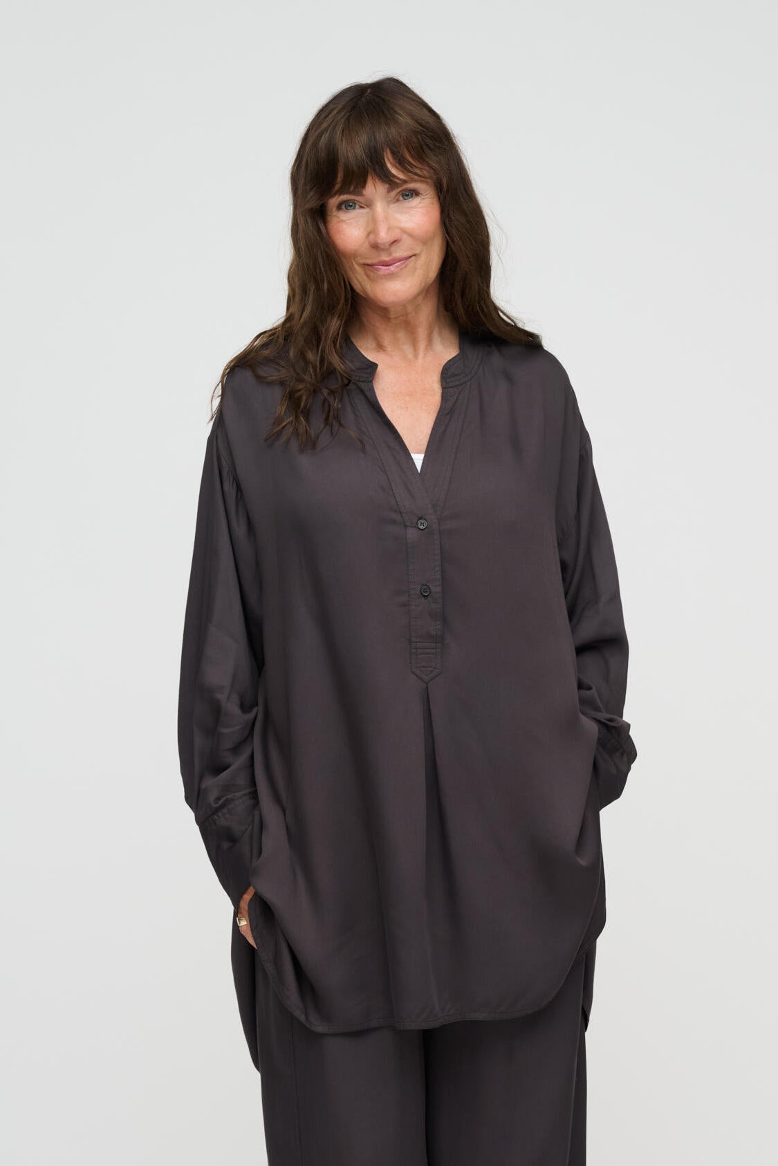 Posy Silky skjortebluse – Midnight Brown